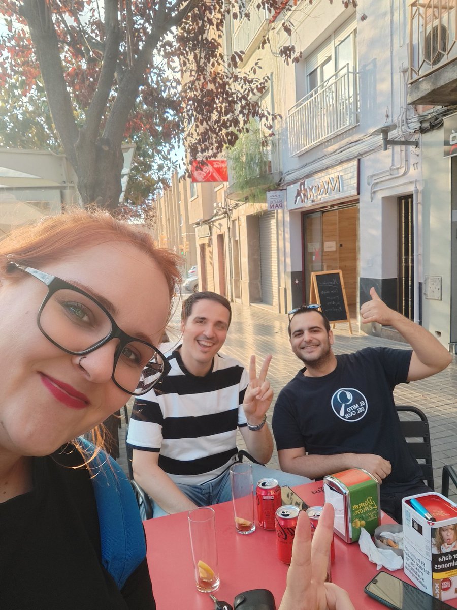 DenumCarcosaPod's tweet photo. El 75% del elenco reunido. @AlexandreXoul nos faltabas tú!!! https://t.co/0xT2DUNgIl