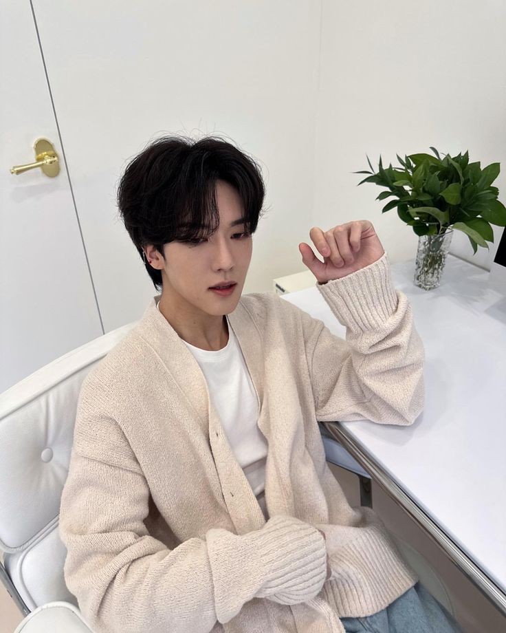 ox_junghoon's tweet photo. —hello, this is a new account dedicated to omega x junghoon ♡ #OMEGA_X #오메가엑스
#정훈 #JUNGHOON https://t.co/KI1UfpTcdC