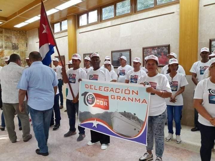 GHNordelo5's tweet photo. Continuamos abanderando las delegaciones provinciales que participarán en el #XCongresoCDR #Cuba #CDRCuba #SomosDelBarrio https://t.co/tneVkHssbv