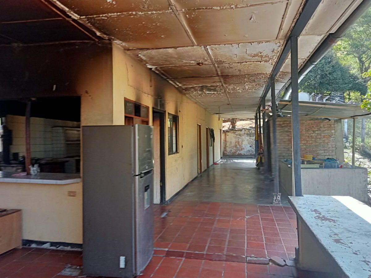 ForumCivLAC's tweet photo. 🚨 ATENCIÓN 🚨 Ayer 29 agosto acompañamos la visita de @asimtracampic y @campoenjuntanza a predio de @activosSAE en la Alsacia municipio de Tocaima. Fuimos testigos de la vandalización de la casa, daños a las redes y hostigamiento.
@DanielRMed 
@petrogustavo https://t.co/5Jkmha08iM
