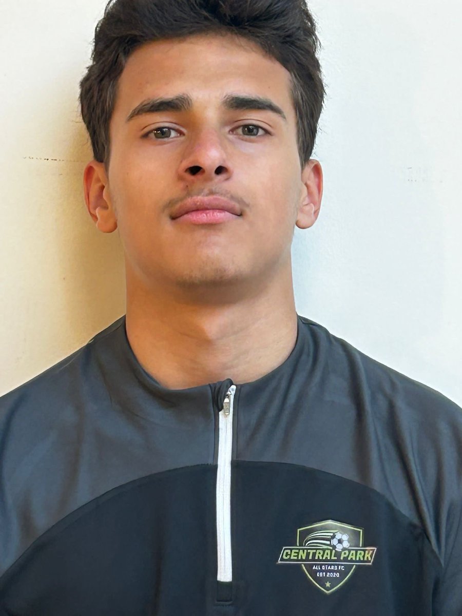 A massive well done to Eesa who completed his #faplaymaker course

Eesa who started his coaching journey last season and is now starting to become a leader, a true role model with the U8s and for the boys within our community

Believe in the #youth as the youth are the #future