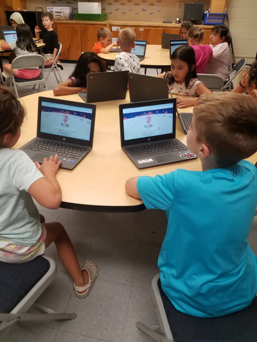 KSmithStemLady's tweet photo. Teaching 2nd grade to research is a walk in the park.... Jurassic Park 🤣 @eastfieldglobal @baker https://t.co/ivZX1Vt9vz