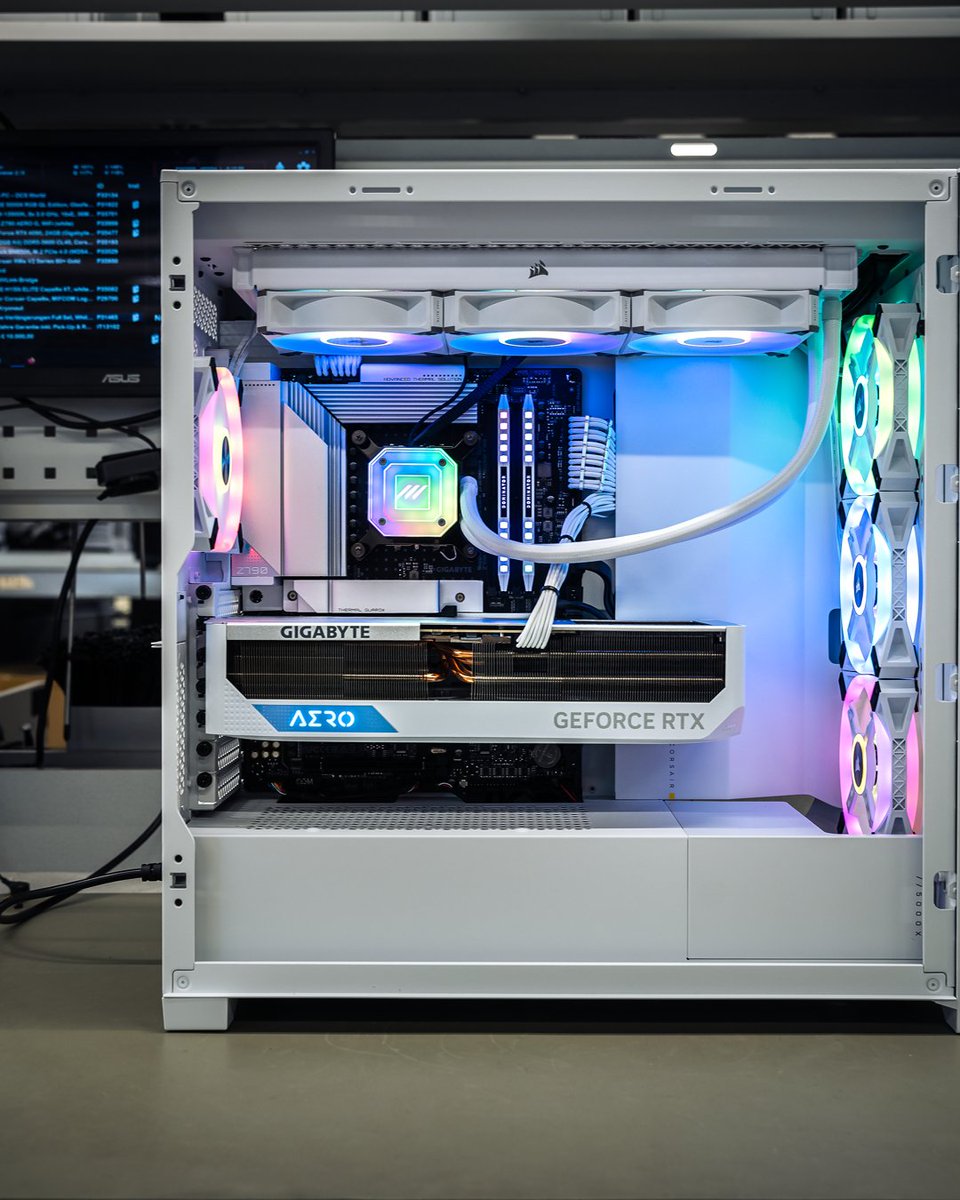 MIFcomGmbH's tweet photo. Du liebst weiße PCs, wie diesen? Dann check unseren White-Build-Konfigurator aus!
➡️ https://t.co/k83SVOPu12
#whitepc #whitebuild #pcbuilder #gamingpc #gamingnation #corsair #mifcom https://t.co/At49YjfOJd