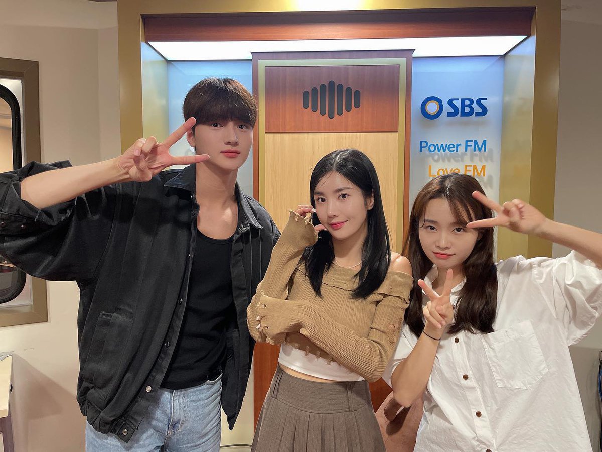 엘모 tweet media