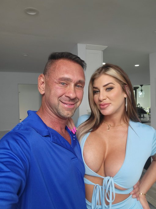 Model behaviors @HussieModels @LollyDamesXXX https://t.co/WHOJIcKdqy<a class="tags" href="/tag/hussiemodels">@hussiemodels</a><a class="tags" href="/tag/lollydamesxxx">@lollydamesxxx</a>