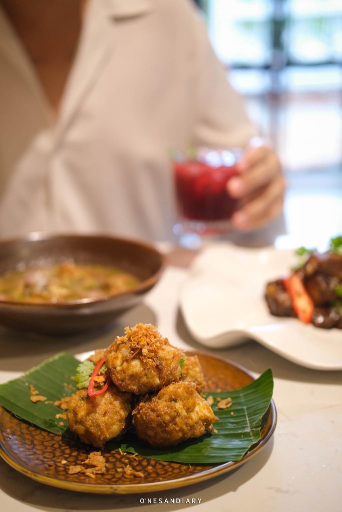 One_San_diary's tweet photo. ปูนแดงแกงร้อน ร้านอาหารไทยเปิดใหม่ ย่านสันกำแพงสายใหม่ ปังปูนแดงเด็ดมาก !! #รีวิวเชียงใหม่ #reviewchiangmai #คาเฟ่เชียงใหม่ #ReviewThailand #เชียงใหม่ #cafechiangmai  #อร่อยไปแดก #อร่อยบอกต่อ #cafehoppingcnx #cafeinchiangmai #ของกินเชียงใหม่ #ร้านอาหารเชียงใหม่ https://t.co/efqNden36R