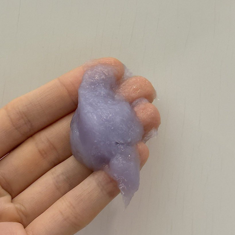 กลิ่นพีชฟุ้งตั้งแต่เปิดฝา 🍑🤍 เปิดโลกสำหรับเรามากเพราะปกติไม่ค่อยหมักผม ลองใช้เคราตินอันนี้แล้วหลงรักอะ ผมนุ่มลื่นขึ้น ไม่ค่อยพันกัน และผมหอมมากกก ดมผมตัวเองทั้งวัน ราคาดียิ่งซื้อตอนโปรยิ่งคุ้ม ปักเลยหมดเมื่อไหร่จะซื้อตุนอีก 🫶🏻