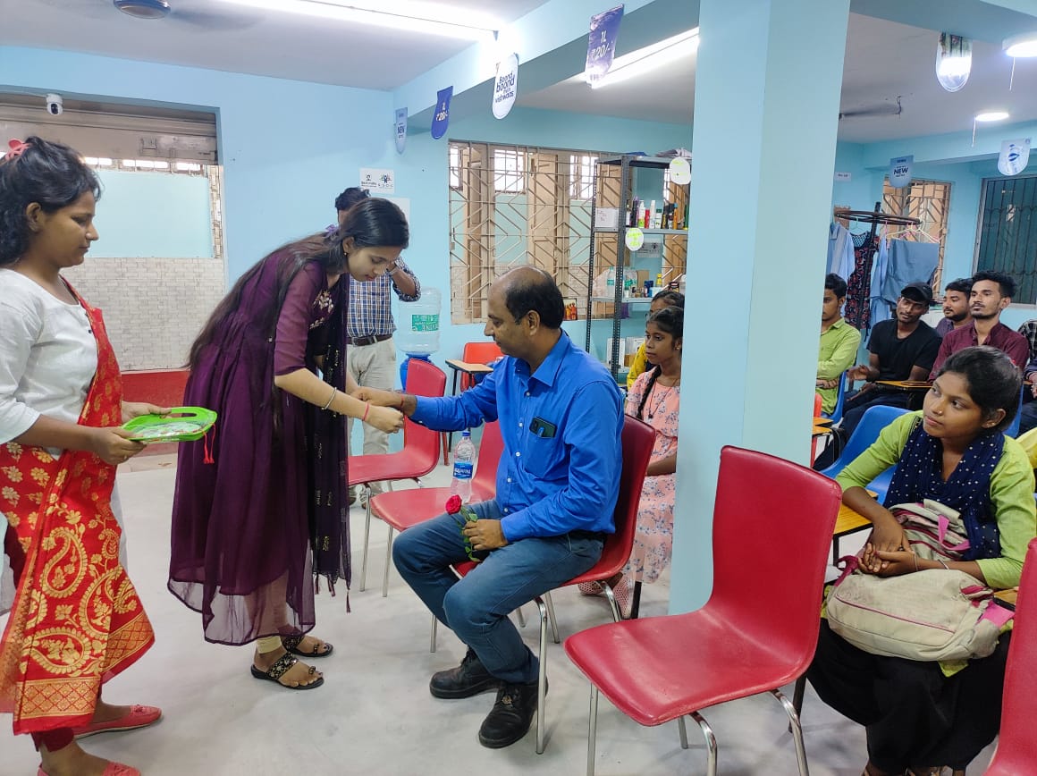 MNGAcademyNSDC's tweet image. #MNGAcademy celebrated Raksha Bandhan today #rakshabandhanspecial #students #unity #sucess