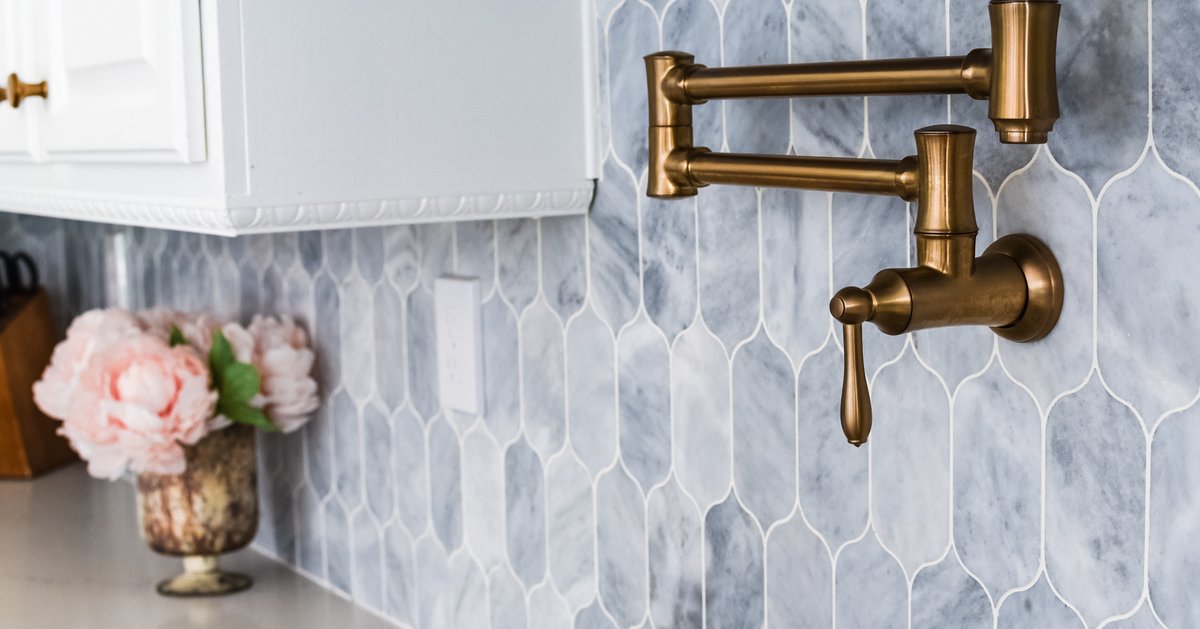 ArizonaTile's tweet photo. Subtle and sophisticated, CS-Sky Blue marble tile exudes natural beauty with its slight blue hue and subtle white details scattered throughout each piece. Click here to learn more: https://t.co/splyp3r8um
#kitchentile #backsplashinspiration #bluetile #marbletile #arizonatile https://t.co/ntq3UXJQcq