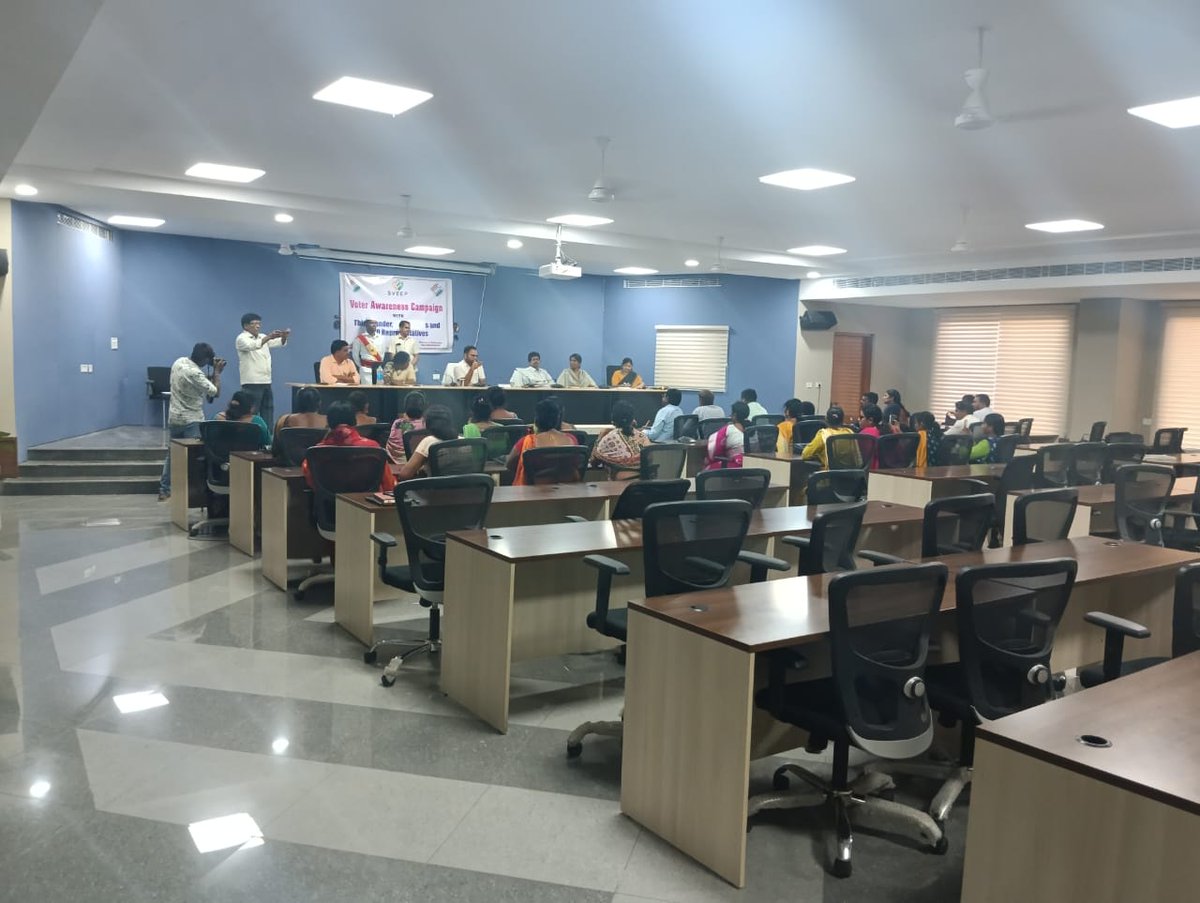 DRDA_MBD's tweet photo. Respected District Collector sir conducted voter awareness campaign meeting with Third Gender, HRG and PWDs representatives. https://t.co/A1aP4p0zan