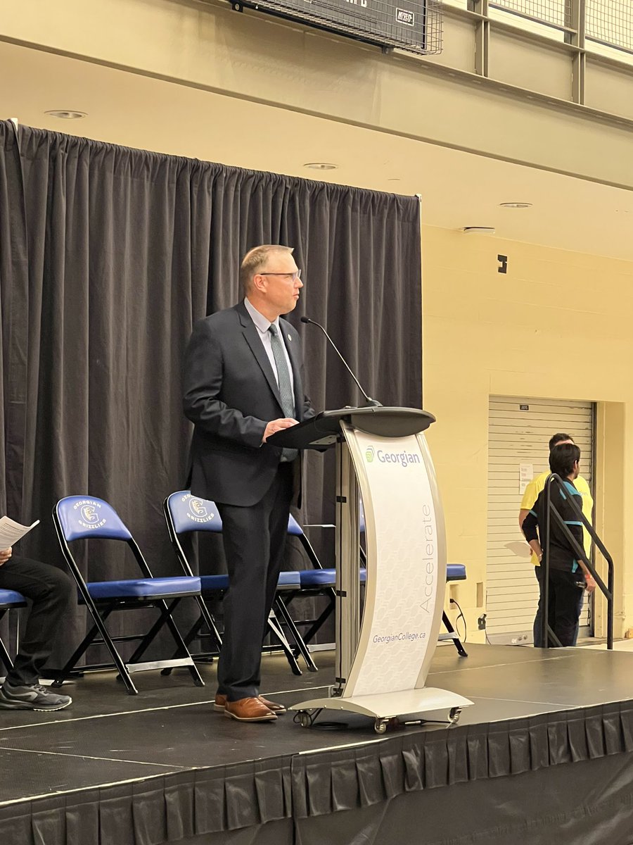 georgiancollege's tweet photo. “You’ll get a chance today to discover what makes Georgian so special - it’s people. Our goal is to help you achieve your goal.” - Georgian President and CEO @kevinweaver_ 

#AcademicOrientation #GCMORE https://t.co/7UmBWjcb5e