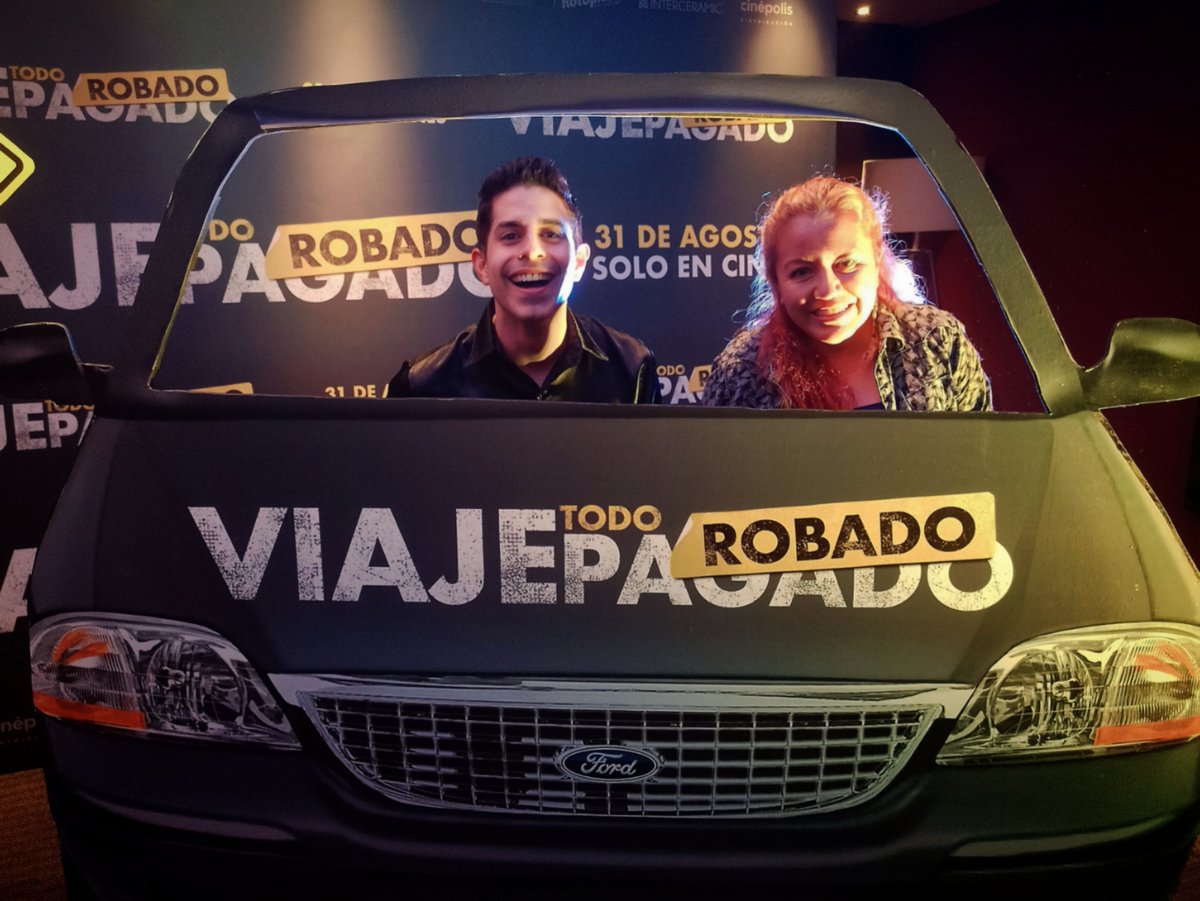 adrianalarconmx's tweet photo. Que su nombre en la pantallota...

#ViajeTodoRobado este fin de semana en su @Cinepolis favorito... 😂😂😂

#Actor
#TalentoERM
#MasCinePorFavor https://t.co/r0WBcyIWON