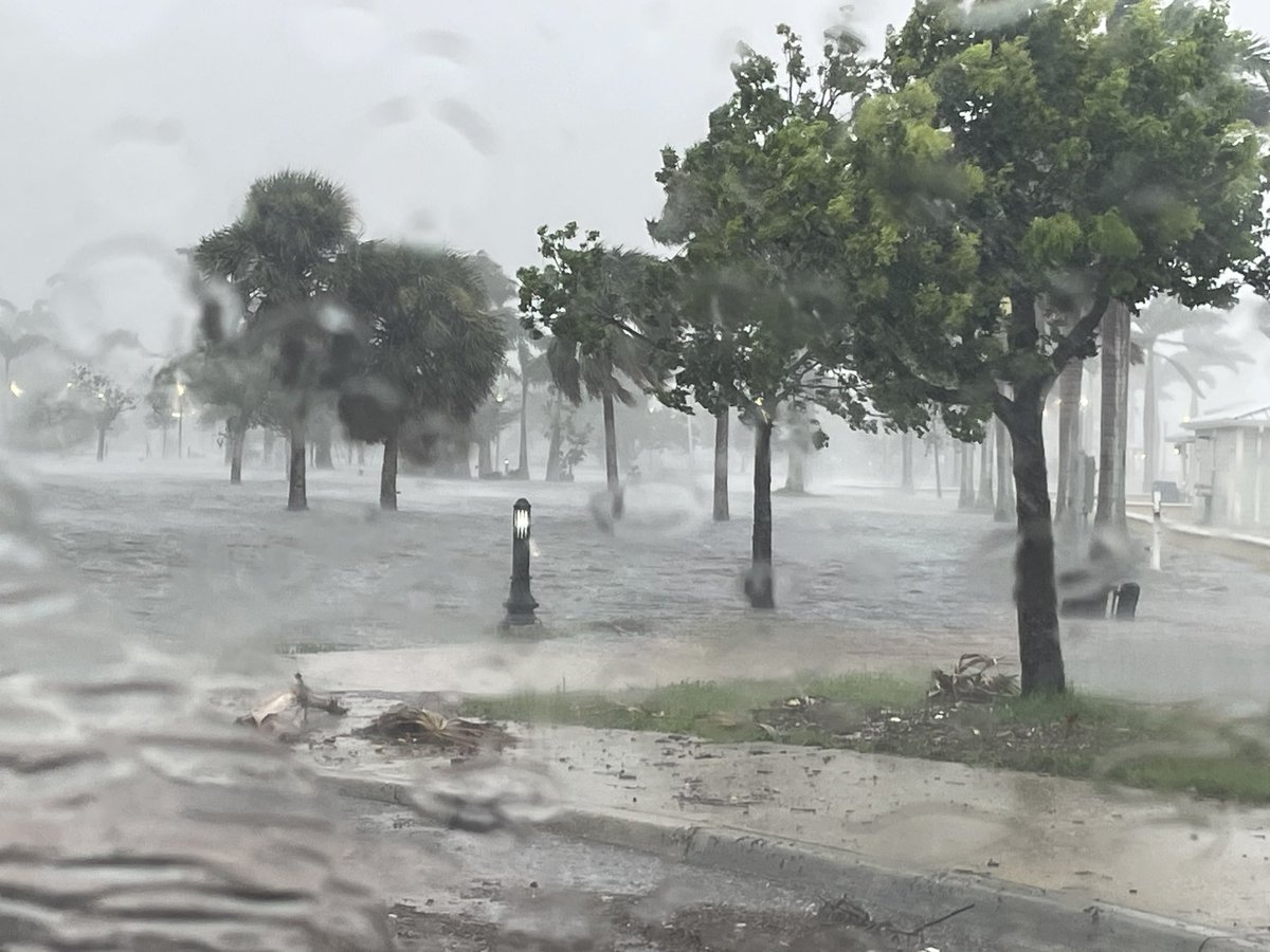 cjfanky's tweet photo. This is Gilchrist Park by the harbor. It’s not supposed to look like that. https://t.co/MGnThZoCyx