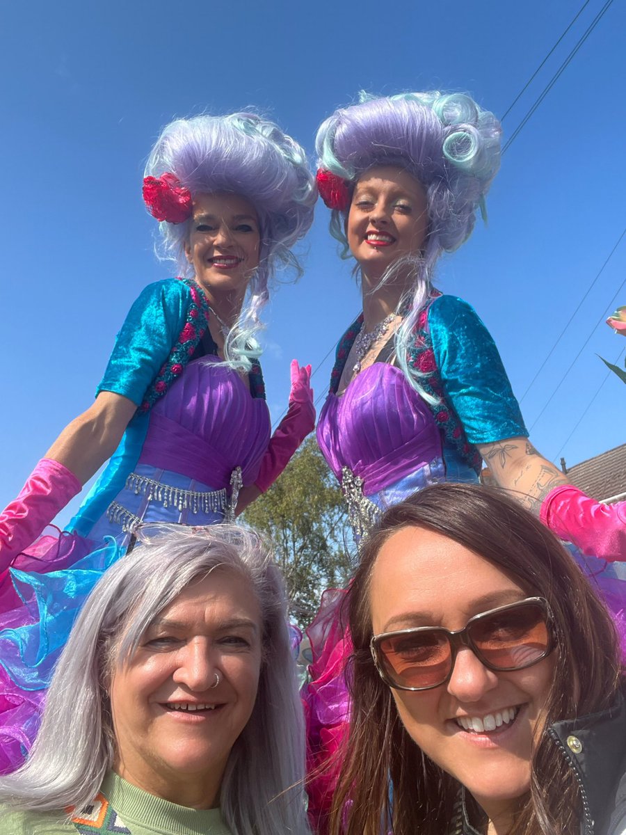 An amazing turn out for the <a href="/BushburyHillEMB/">Bushbury Hill EMB</a> Annual Fun Day. Thank you to Mr Sunshine for making a rare appearance ☀️🎡🤩🎨🍔<a href="/BushburyGroup/">Bushbury Hill Community Action Group</a> @FifthCentre <a href="/wv10consortium/">WV10 Consortium</a> <a href="/LocalTrust/">Local Trust</a> <a href="/WolvesCouncil/">Wolves Council</a> <a href="/dbproductions20/">D&B Productions</a>