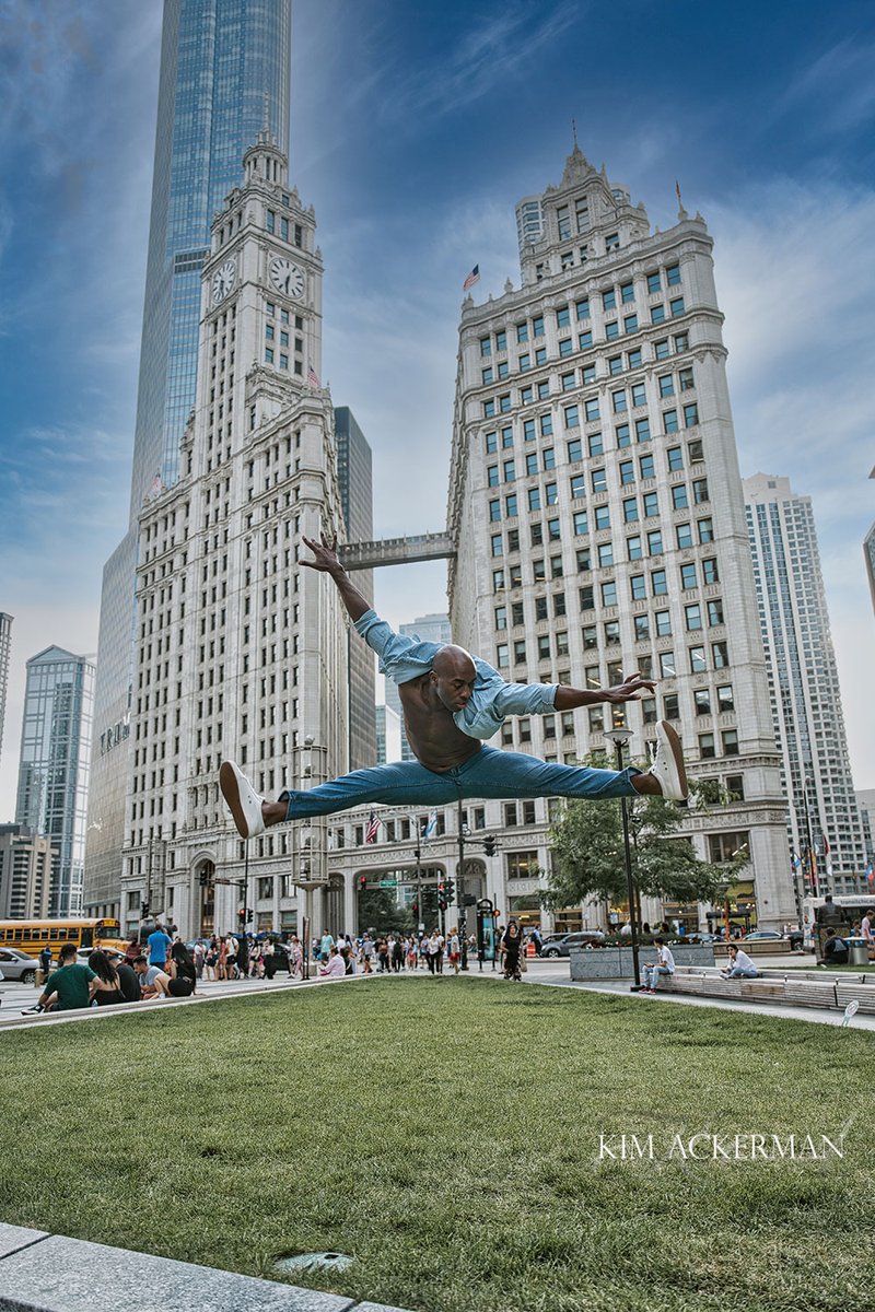 Kim_voguestudio's tweet photo. Chicago was Jumpin' !
Model: Devin Roberts
#kimackerman #photographer #clickcon #model #chicago #dance #jumps https://t.co/bPgGCyHKpk