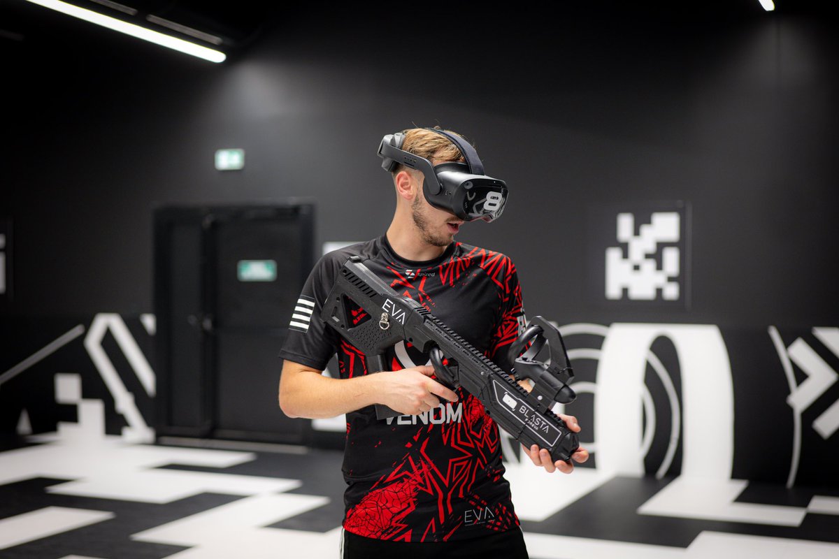 eva_rennes's tweet photo. 🔜 @VENOM__EVA Ils sont prêt pour le retour de la Roazhon League et de la Coupe de France ✊🏽🏆 @evagg_fr 

#esport #vr #rennes #roazhon 
@SebilletThomas 📸 https://t.co/uoLavSMfF5