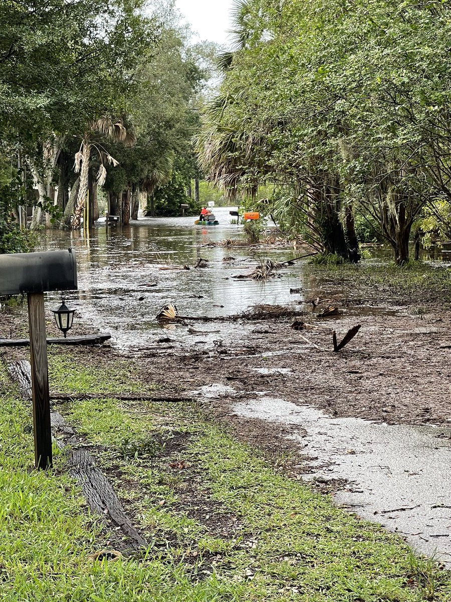 Under water in #tarponsprings #FLwx #idalia #HurricaneIdalia #flooding #florida