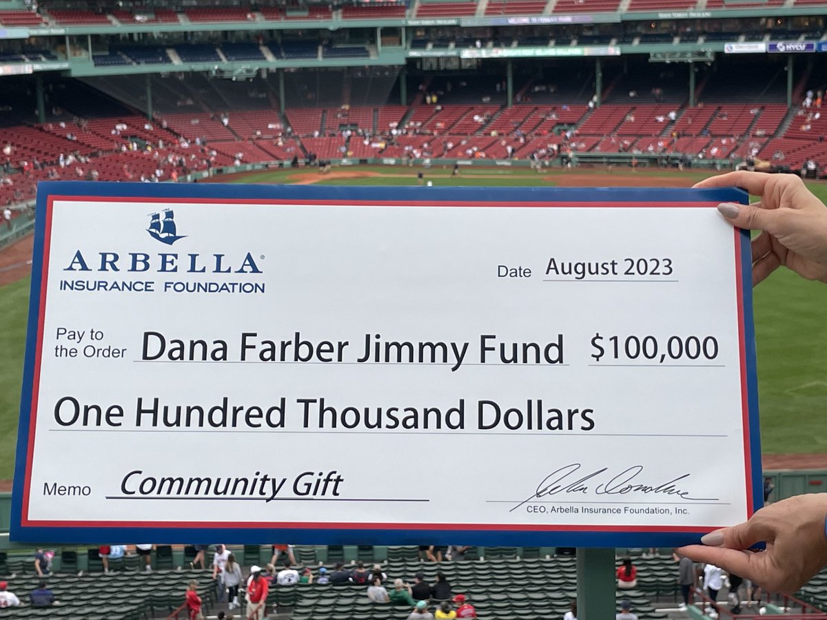 ChristineDBW's tweet photo. Always such an inspirational night at the 
@WEEI @NESN Jimmy Fund Radio-Telethon! Thank you to @ArbellaIns for your generous donation to the 
@TheJimmyFund and for being such a wonderful partner! #KCANCER https://t.co/Ka0Vd9QdAi
