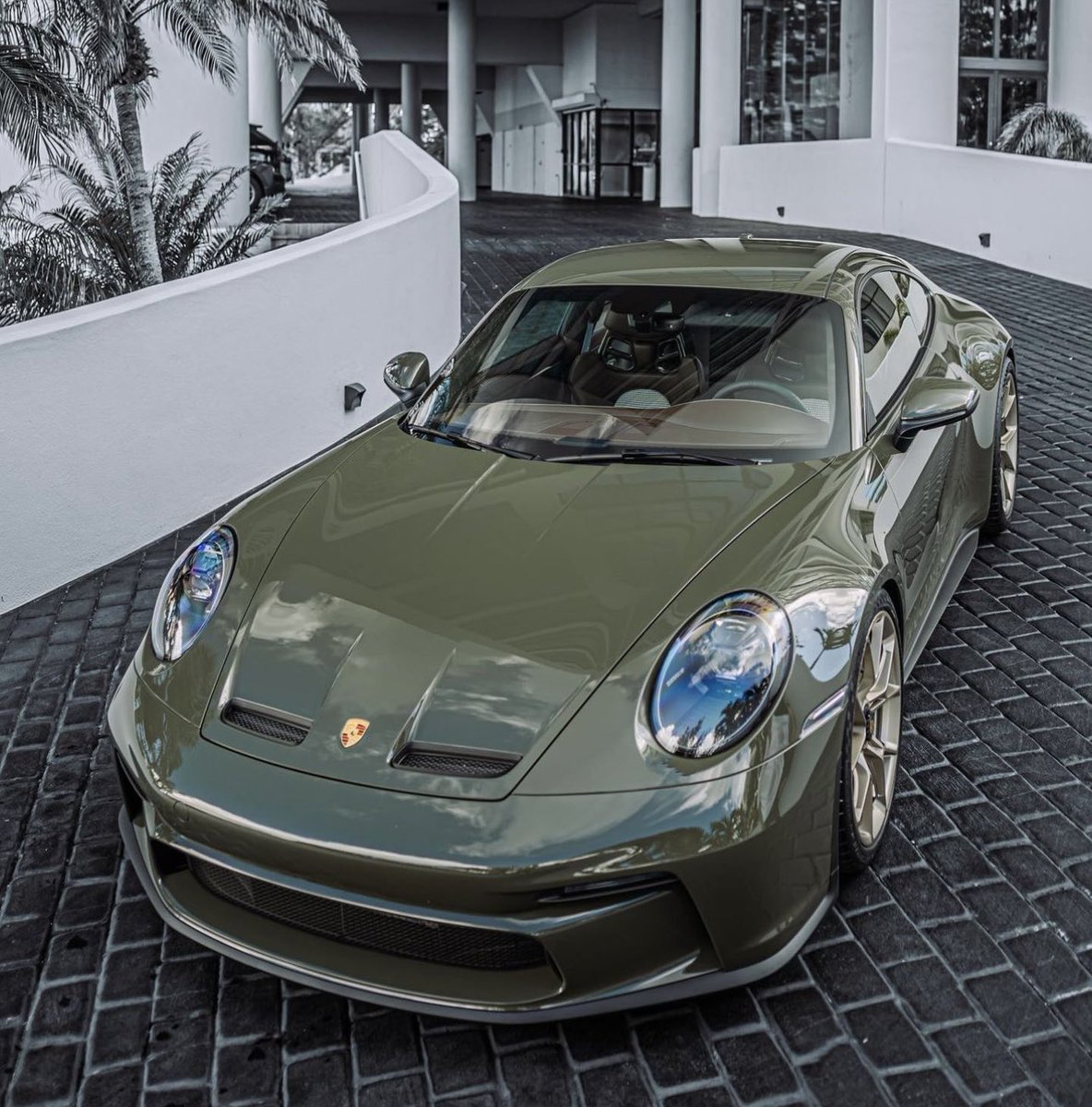 PorscheCIub tweet picture