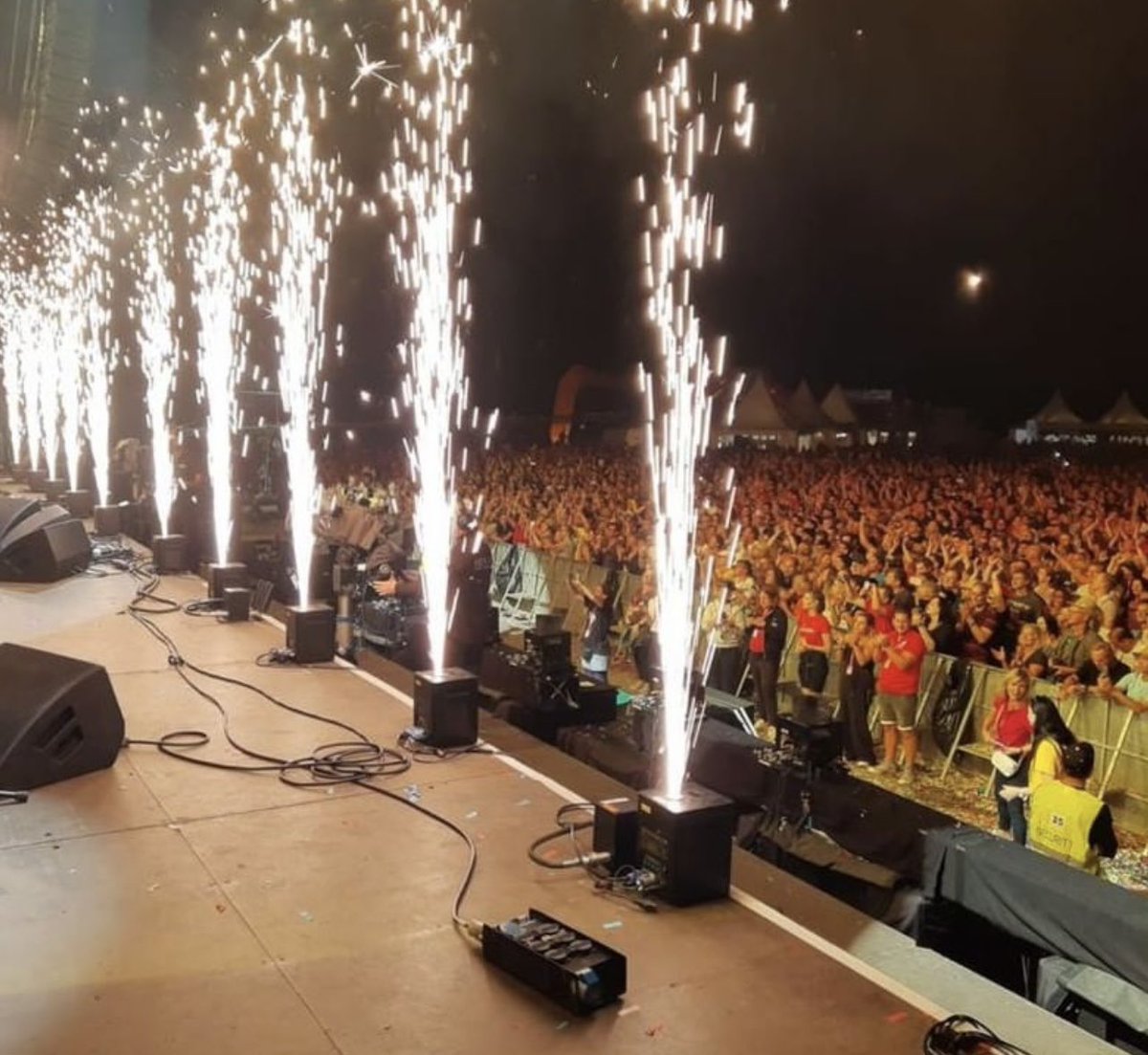 fireworksflash's tweet photo. https://t.co/thLncrEN3p