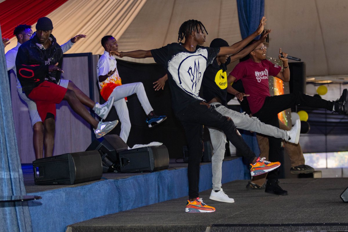 ParkieYouth's tweet photo. Finding peace and harmony amidst the sounds of worship and Bringing together faith music and community to celebrate the power of love. β€οΈπ΅πΆβ¨
#Rebuild
#Love
#Serve
#Belong
#SundayBlessings #SpiritualJourney
#SundayServiceRocks #GospelJams #UnityInWorship https://t.co/ETV5ADQQeX