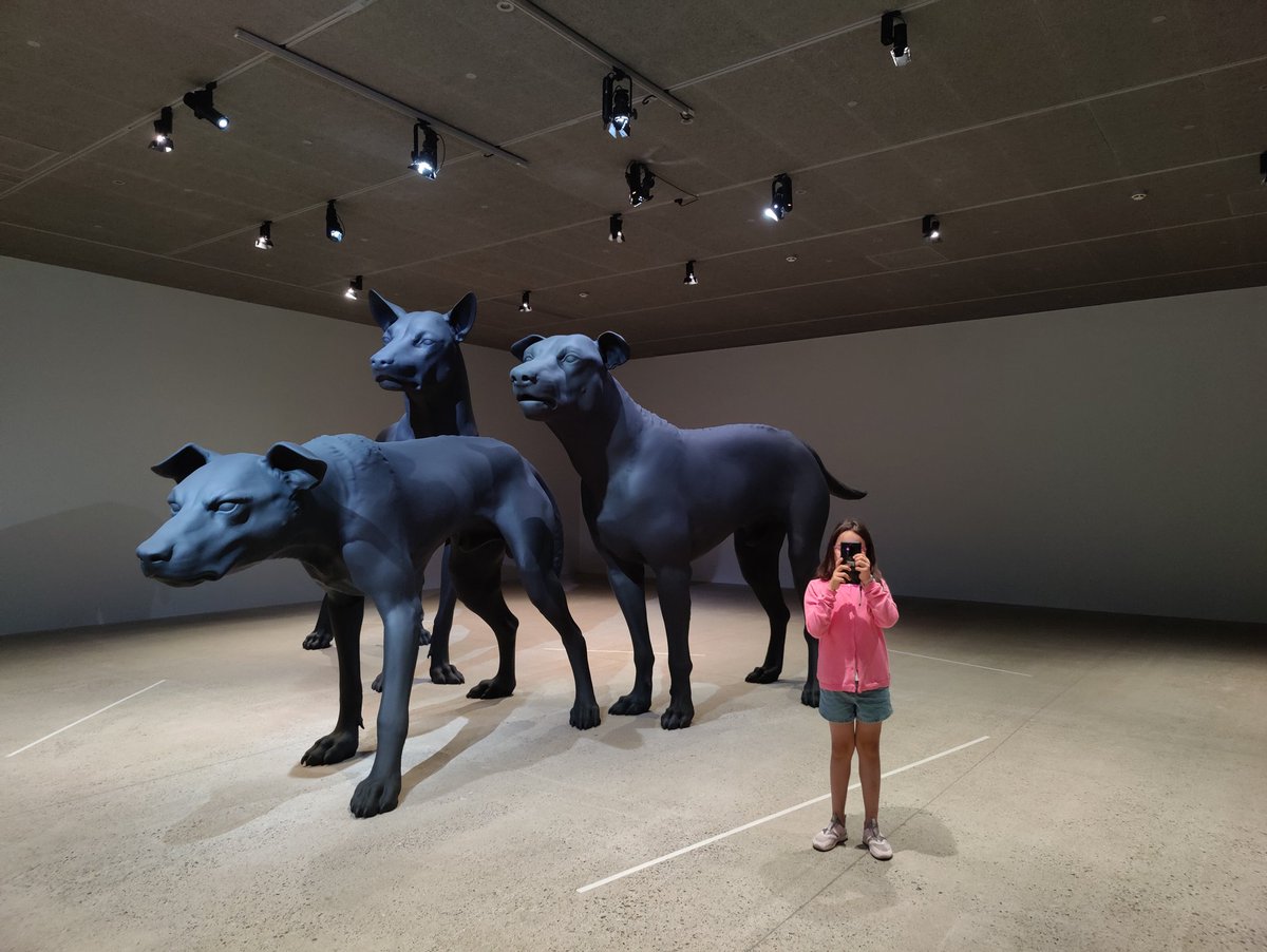 Ron Mueck @Fond_Cartier Paris - unsettling ones emotions. Loved the @ateliersjnouvel Fondation Cartier pour l'art contemporain, built in 1994 with transparent walls playing with the inside and outside, giving the public a glimpse of modern art from the street.