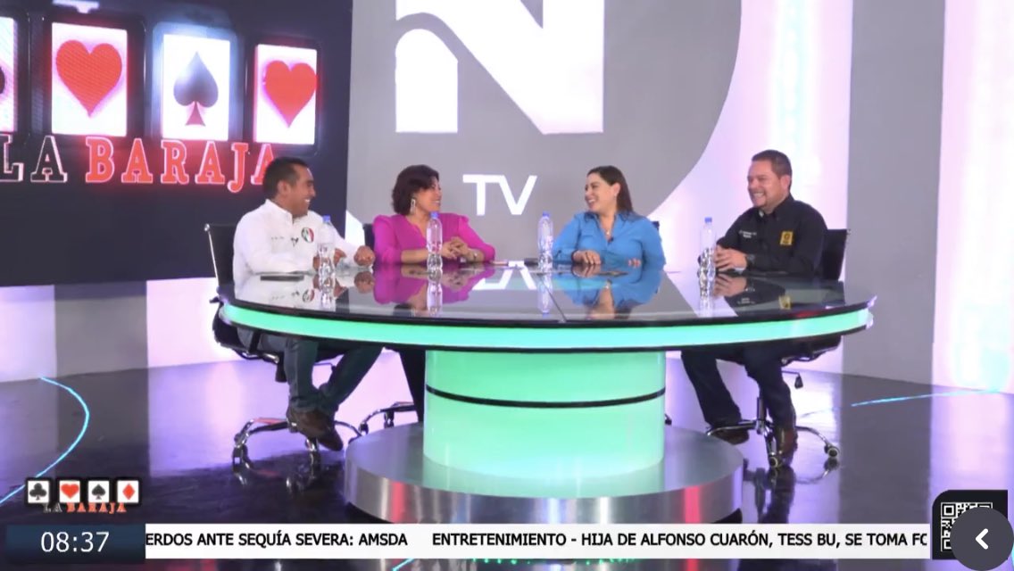 ArmandoYanezR's tweet photo. Gracias amiga @maurer08 por invitarme a tu programa #LaBaraja, la verdad es una dinámica muy divertida en la que echando cartas tuve la oportunidad de intercambiar ideas sobre el #FrenteAmplioPorMexico con la Presidenta del PAN @Minka_hdez y Noel Fernandez del PRI
🔵🟡🔴 https://t.co/ZzSbXUuQpw