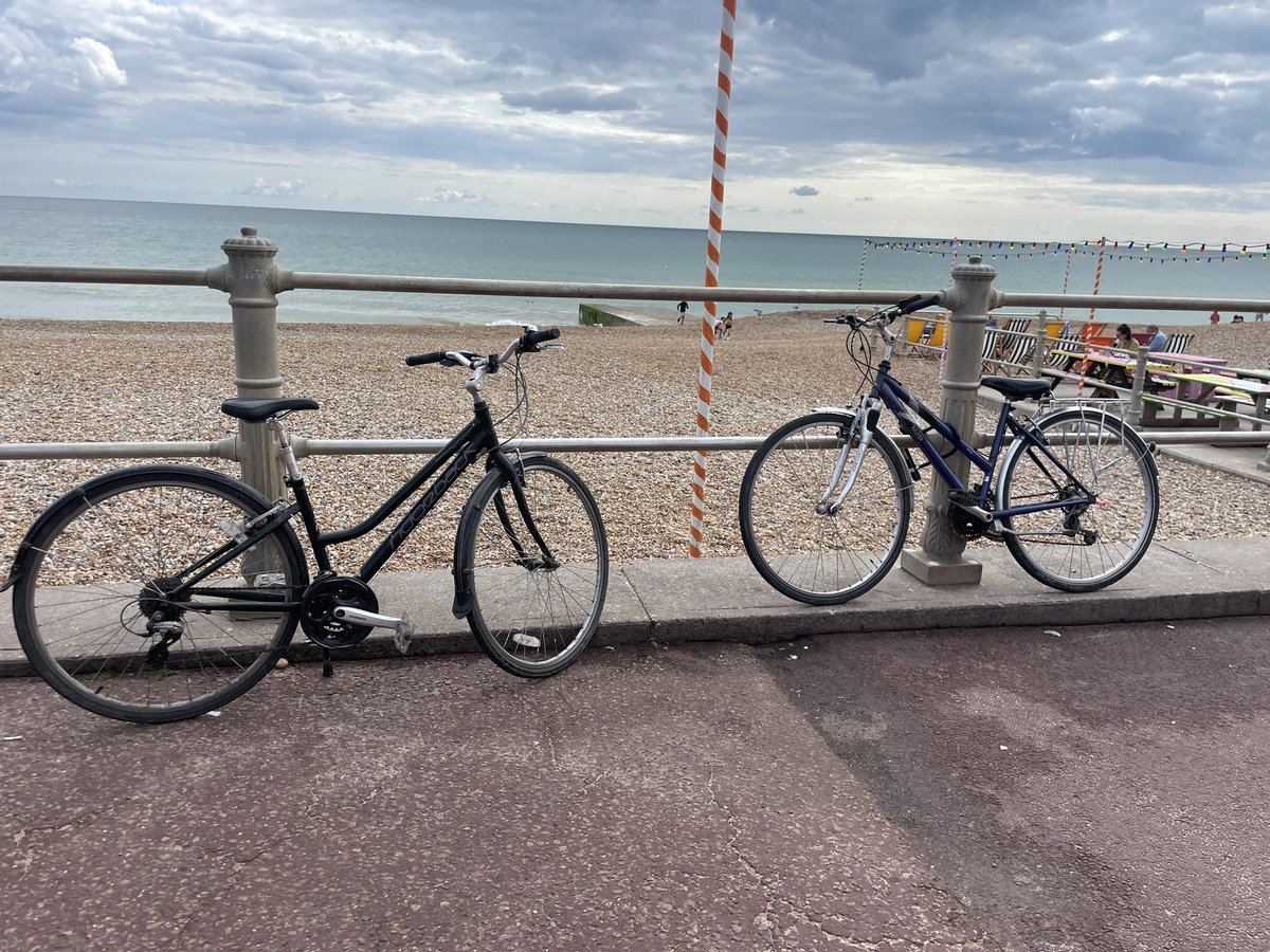 RuthMayorcas's tweet photo. This is what you get w seafront #cyclespace. Well done @hastingsbc https://t.co/8cVnnDEorr