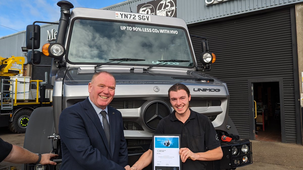 South Cave Tractors apprentice, Max Waslin has completed his training and receives his award from Gareth Davies National Unimog After-Sales Manager for Mercedes-Benz Trucks UK Ltd before his official graduation in September
Well done Max  #unimog #partofalegend #apprenticeships