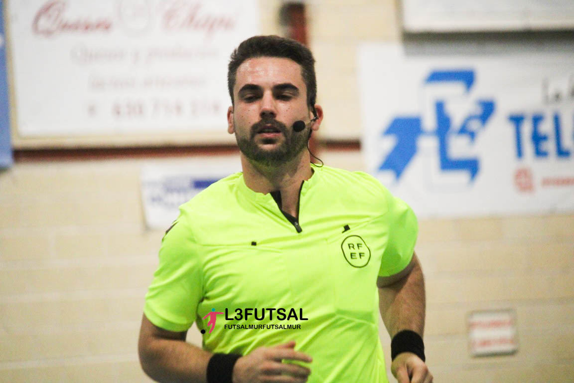 #lacasadelfutsalmurciano
El pito murciano se pone en marcha
- <a href="/Ivyscano/">Iván y Vienen</a>
- Jose Francisco Guardiola Pastor
- Laura Gomariz Riquelme
enhorabuena y gran trabajo
#fusalmur #l3futsal #SomosFutsal #somosffrm #fotografiadeportiva #disfrutalaliga