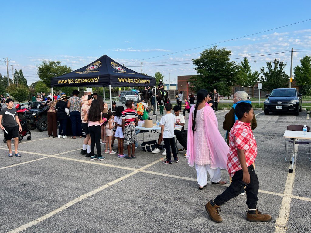 Another 23 Division BBQ/Movie Night in the books !!! Thank you to everyone that attended and supported !!! <a href="/TPS23Div/">23 Division</a> <a href="/23CPLC/">23CPLC</a> <a href="/TorontoPolice/">Toronto Police</a> <a href="/TPAca/">Toronto Police Association</a> <a href="/TPS_CPEU/">Community Partnerships & Engagement Unit (CPEU)</a> <a href="/tps39/">Kristy Smith</a> <a href="/TPSMyronDemkiw/">Chief Myron Demkiw</a> #torontopolice #tpsnco #community #support