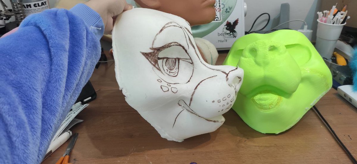 Mythronaut's tweet photo. My fursuit maker @RatNest13 sent me the following updates to my suit of Kuma!! I really couldn't be happier. ^^ I've had her for 9 years now and she's finally going to be real. <3

#furry #fursuit https://t.co/EHYE2PIyLQ