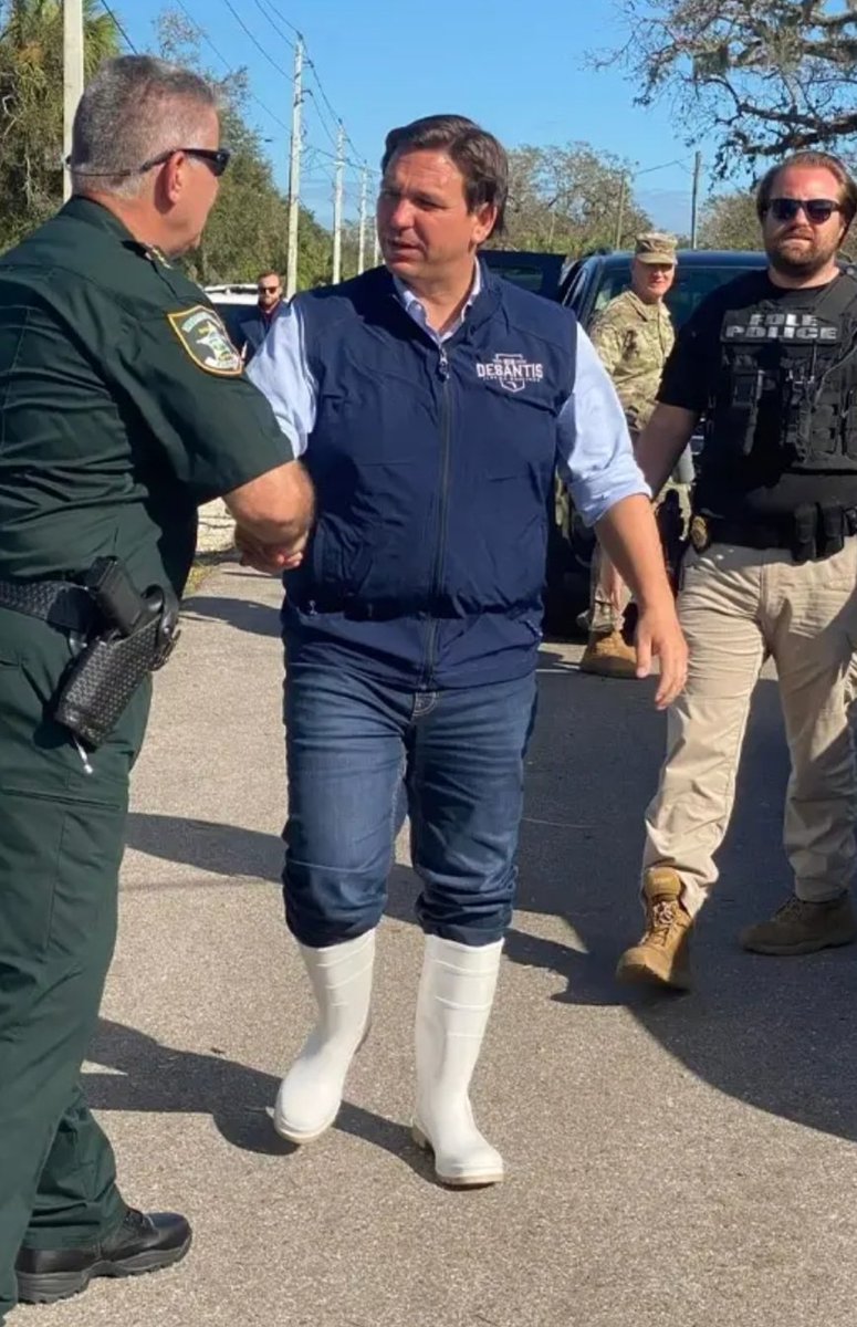 ColorMeJaded 💙☮🏳️‍🌈🌊🇺🇦☯️🌊🇺🇲🐴🕉💙 tweet media