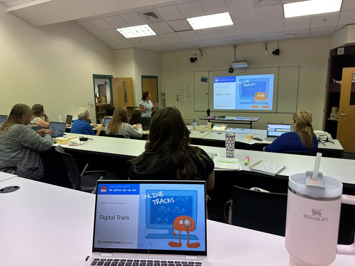 Elementary Computer Science Professional Learning is underway! These ladies have made their word of the year bracelets and are diving into the first nine weeks curriculum. #CS4ALL 🖥️ 🤖
