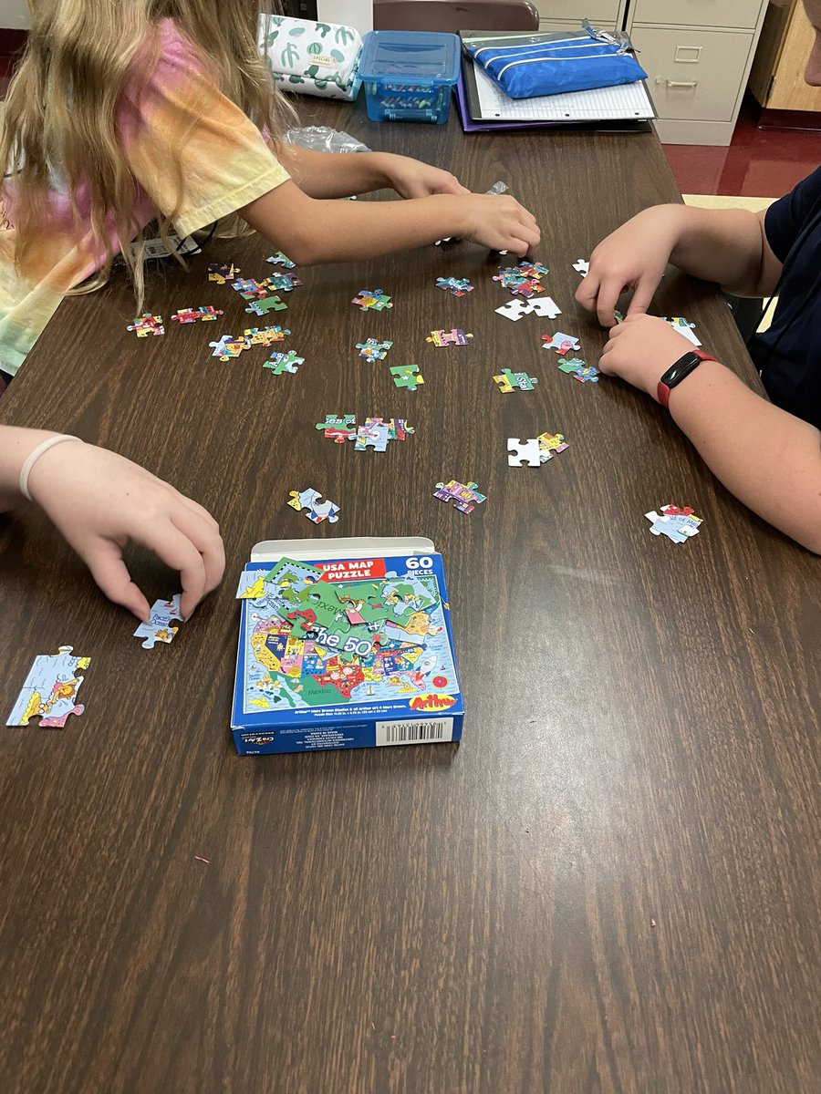 MrsLynTaylor's tweet photo. A little late with this one. First week of school fun. Team building and working on geography skills. @Smsvcs1 @inspiredAP https://t.co/1JB5u6YTJq