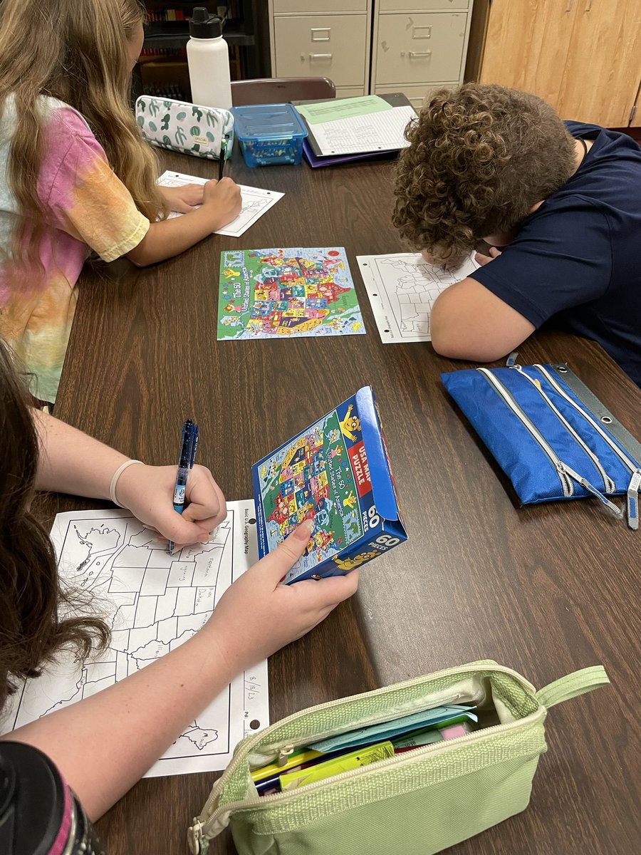 MrsLynTaylor's tweet photo. A little late with this one. First week of school fun. Team building and working on geography skills. @Smsvcs1 @inspiredAP https://t.co/1JB5u6YTJq