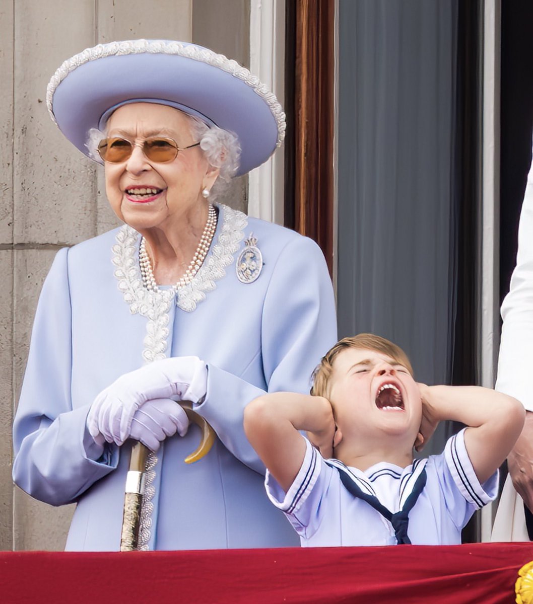 Really happy to have my photo of the Queen & Prince Louis nominated for Photo of the Year at the Picture Editor Awards. A real honour to be recognised amongst such stunning images. The winner is chosen by the public so would really appreciate a vote here: bit.ly/3YqXUMC