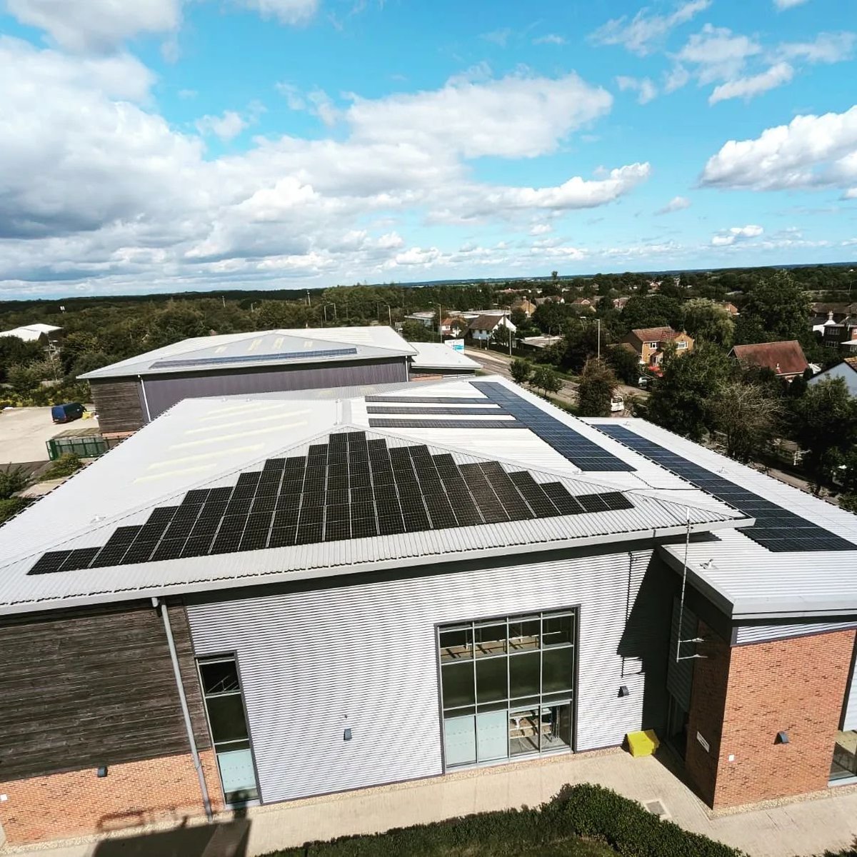 A tidy 50kWp generating a potential 30% ROI @Qcells_EU  @SMAsolar  #solarpanels #solarpower