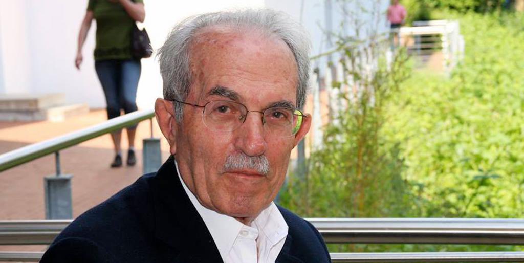 profhuseyinatay's tweet photo. Cenaze merasimi, 31 Ağustos 2023 Perşembe günü (yarın) saat 14.30’da Ankara Üniversitesi İlahiyat Fakültesinde yapılacaktır. Cenazesi, Ahmet Hamdi Akseki Camii’nde kılınacak ikindi namazını müteakip Karşıyaka Mezarlığında toprağa verilecektir. https://t.co/miVngh0Z95