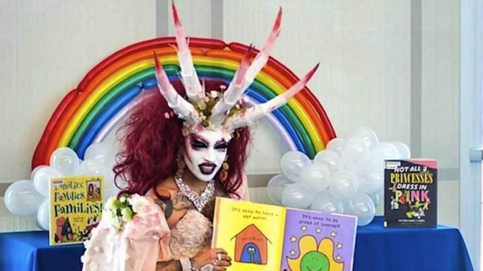 Zaterdag om 10.30 uur sta ik bij bibliotheek <a href="/BplusC/">BplusC</a>  Leiden om te protesteren tegen de indoctrinatie van kleuters (vanaf 4 jaar) door een 'drag queen'.

Wie verzint de beste tekst voor op mijn spandoek? 

De beste inzending wint een rondleiding en lunch in de Tweede Kamer!

#FVD