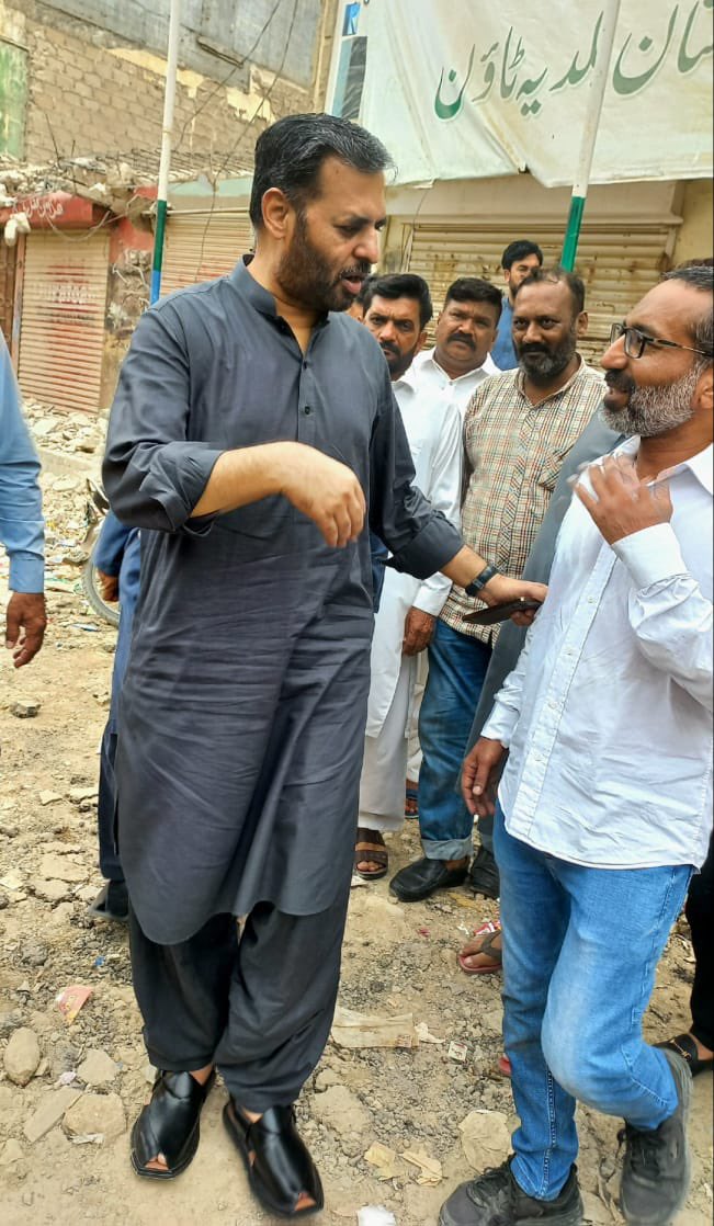 RealNomanKhan's tweet photo. *مورخہ 29 اگست 2023*
متحدہ قومی موومنٹ پاکستان سینیئر ڈپٹی کنوینیر@KamalMQM نےبلدیہ ٹاؤن عوامی رابطہ آفس میں ٹاؤن آرگنائزر واراکین کمیٹی اور کارکنان سے خوشگوار ماحول میں ملاقات کی یو سی وائز گلی گلی عوامی رابطوں پر زور دیا اور الیکشن کے حوالے سے خصوصی ہدایات دیں اس موقع پر NA243سے نامزد حق پرست امیدوار ہمایوں عثمان راجپوت بھائی، PS112سے نامزد حق پرست امیدوار فیاض خان بھائی بھی موجود ہیں 
@Conv_KMS @DFSMQM @AnisMQM @SyedAminulHaque @AbdulRaoufK01 @MQMPKOfficial @SyedUsmanbaldia @IamNomanArif @RealAkramKK @iSadiqIftikhar @iamkhalilshaikh @adeel2900 @realshazaq