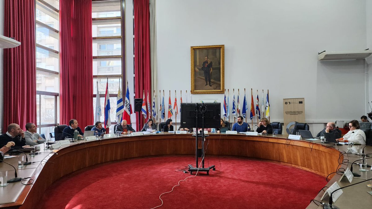 cintendentesuy's tweet photo. Prosiguiendo con el Orden del Dรญa la #RODDE recibe al Director Nacional de #DNPI Santiago Martinez, quien presenta indicaciones geogrรกficas y denominaciones de origen. Ademรกs presenta las marcas colectivas.
๐งตโฌ๏ธ https://t.co/Zmb5Zc6lKN