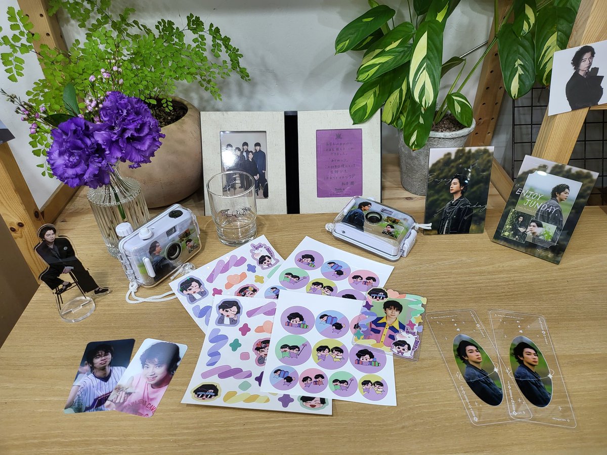 YURIMI0507's tweet photo. #40번째_보랏빛_여름
#꽃보다_마츠쥰
퇴근하기전에 알게된 준오빠 생일꽃집~~
퇴근하고 달려가서! 이쁘게 꾸민 공간 구경하고~~
이쁜 꽃한송이와 함께 돌아왔다~~💜

HAPPY BIRTHDAY J💜💜
潤くん お誕生日おめでとうございます💜💜 https://t.co/8frx8FsbAn
