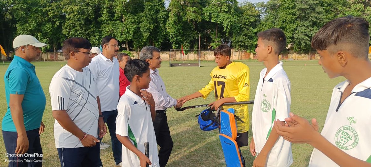 राष्ट्रीय खेल दिवस- 2023 के मौके पर जिला स्टेडियम में खेले जा रहे खेल सप्ताह- 2023 के समापन कार्यक्रम में गत दिवस खिलाडियों को पुरुस्कृत कर उत्साहवर्धन किया | <a href="/CMOfficeUP/">CM Office, GoUP</a> <a href="/UPGovt/">Government of UP</a> <a href="/DrChandraBhus10/">Dr. Chandra Bhushan Tripathi I. A. S.</a> <a href="/InfoDeptUP/">Information and Public Relations Department, UP</a> @