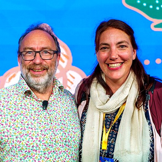 wikimedia_es's tweet photo. #Wikiverso🌐|¡Cada jueves a partir de las 00:10 horas en @GD_RNE, con @FlorenClaes!
.
👉Esta vez, todo sobre #Wikimania, conferencia anual de #Wikimedia que celebra todos los proyectos del #ConocimientoLibre, como @eswikipedia... ¡No te lo pierdas!
#FelizMiercoles @AsensioDavid https://t.co/7jtscOQIBv