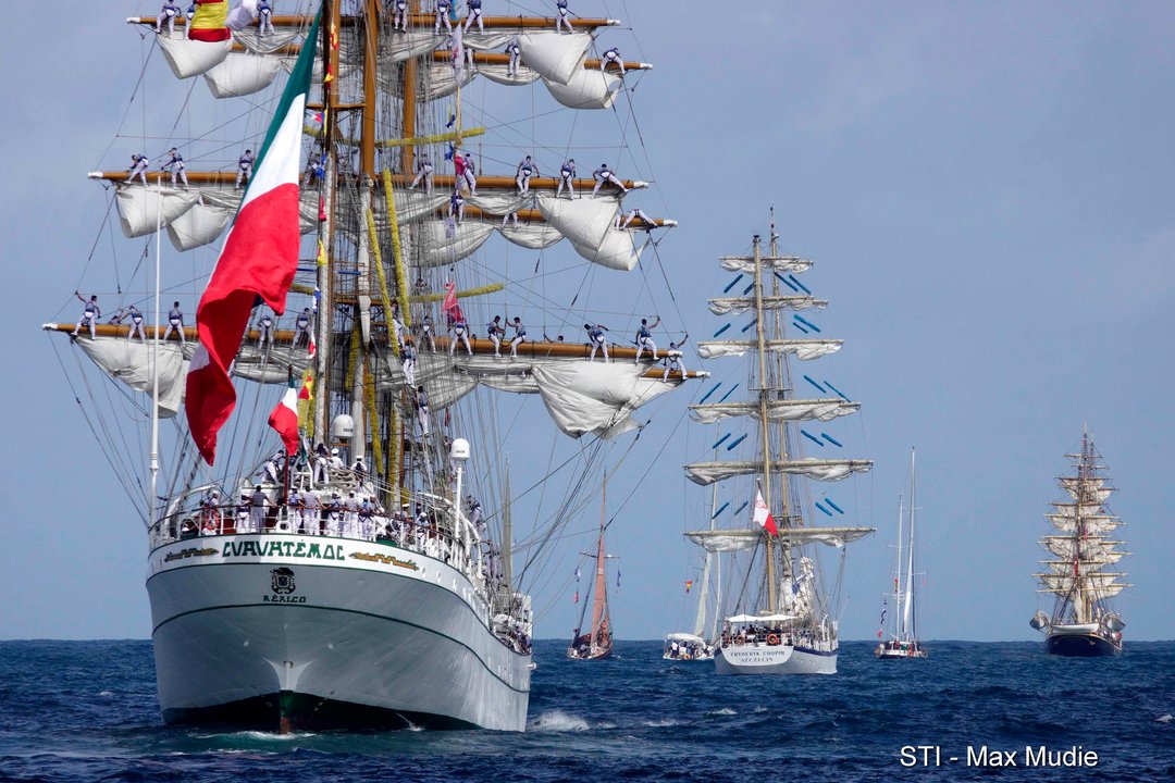 CamaraLisboa's tweet photo. Eles estão a chegar! ⚓   @TallShipsRaceLx trazem a #Lisboa os maiores e mais espetaculares veleiros do mundo. Estes gigantes do mar chegam à Doca de Alcântara dia 31 e aguardam a sua visita a bordo. A entrada é livre.
📷 @TallShipsRaces https://t.co/uPIPGCy7UI