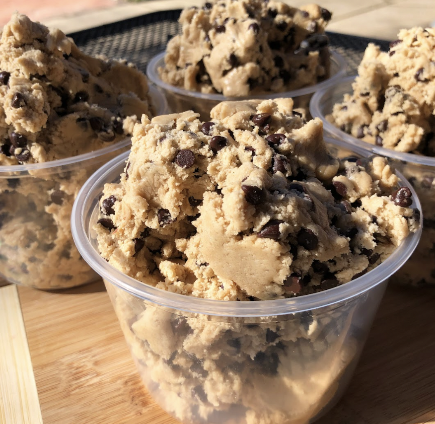 🍪🎒 Looking for a lunchbox game-changer? Add some cookie dough delight to your kids' lunch! 🌈🌟
Our dairy-free and vegan cookie dough is safe and totally edible 😍