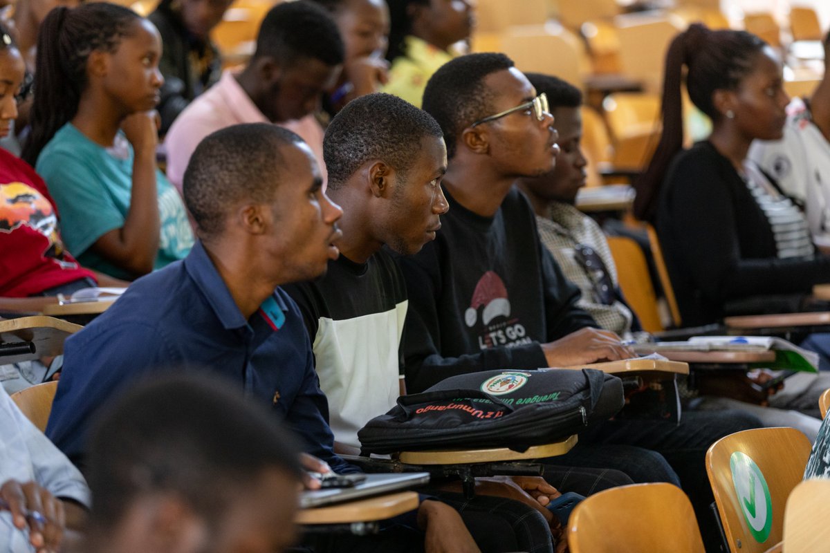 PROECCORwanda's tweet photo. Beyond the Lecture Hall @Uni_Rwanda, @marceluwaremwe, our Construction Manager brings his expertise to the table🏗️presenting the principles of RLB structural design and fostering innovation in aspiring builders. 
#UniRwandaTalks 
#BuildingInnovators https://t.co/TXLyYDBjd4