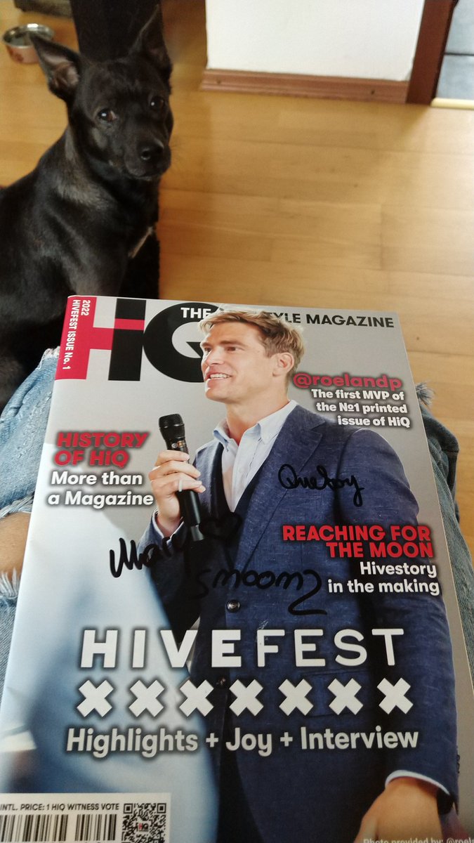 RavenMus1c's tweet photo. See what I got! 😍 A physical copy of the HiQ Magazine! @hiq_magazin #hiq #hivemagatine #hive #hiqmagazine #hivenews #hiveblockchain #printededition #printedmagazine https://t.co/moVugCSJDD