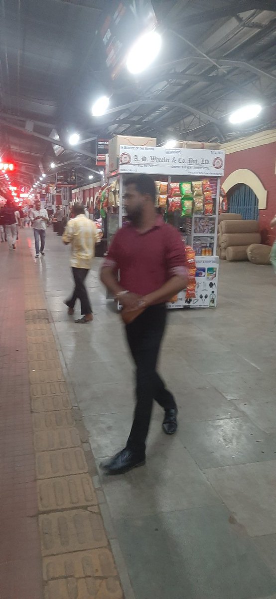 sumit_2209's tweet photo. PNR 6224601276 at kgp station this vendor is taking 20 instead of 15 for railneer water bottle, when i ask for 5 rs back he said if for cold bottle and refuse to give back even. pls take action. https://t.co/nTZggYAp8C